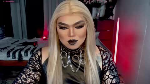 Snapshot of michellevixen921 chatting on September 13, 5:07 am Michelle online show from September 13, 5:07 am