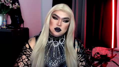 Snapshot of michellevixen921 chatting on October 29, 5:36 pm Michelle online show from October 29, 5:36 pm