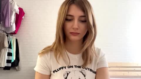 Snapshot of michellfallert chatting on March 21, 7:24 am Jenny online show from March 21, 7:24 am