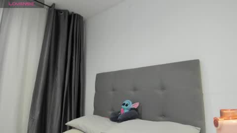 Snapshot of michi_luck_ chatting on May 27, 11:57 pm Lizeth Your love online show from May 27, 11:57 pm