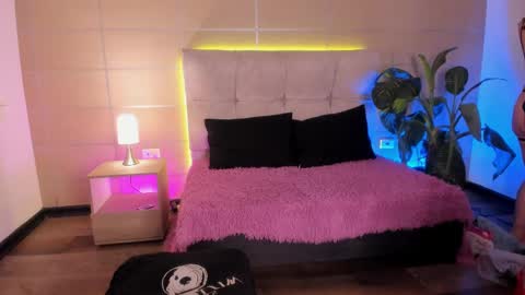 michonne_09 online show from November 19, 8:20 pm