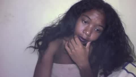 Snapshot of michou_69 chatting on June 10, 9:14 pm michou_69 online show from June 10, 9:14 pm