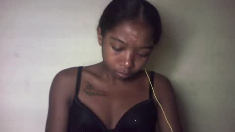 Snapshot of michou_69 chatting on June 15, 9:11 am michou_69 online show from June 15, 9:11 am