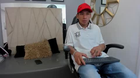mickey online show from September 21, 7:26 pm