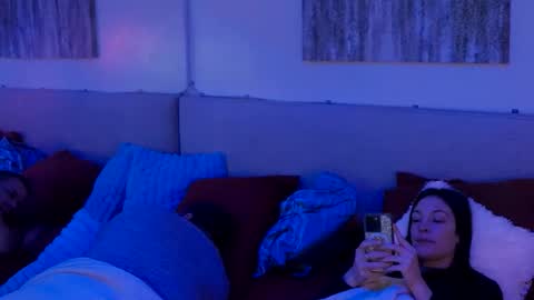 Mickey online show from January 8, 2:25 am