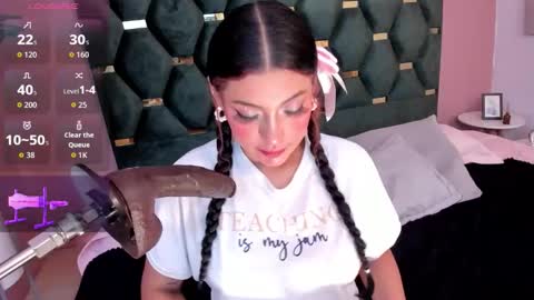 Micki online show from October 23, 11:42 am