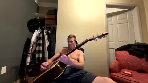 Snapshot of mickymu chatting on February 18, 6:04 am mickymu online show from February 18, 6:04 am