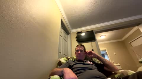 Snapshot of mickymu chatting on February 23, 4:39 am mickymu online show from February 23, 4:39 am