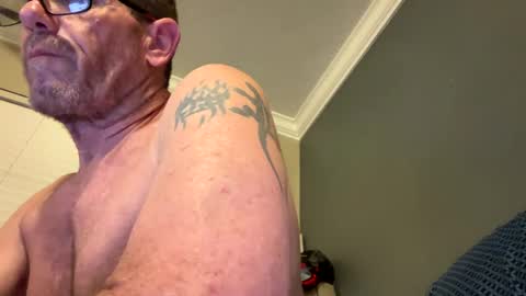 Snapshot of mickymu chatting on March 7, 9:29 am mickymu online show from March 7, 9:29 am