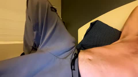 Snapshot of mickymu chatting on March 10, 4:28 am mickymu online show from March 10, 4:28 am