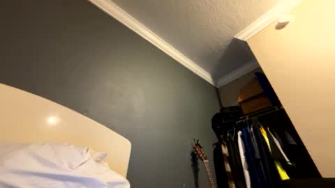 Snapshot of mickymu chatting on March 11, 1:05 am mickymu online show from March 11, 1:05 am