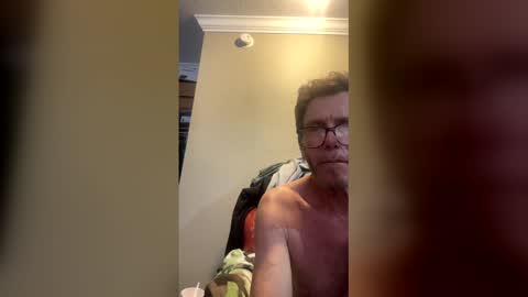 Snapshot of mickymu chatting on February 14, 12:46 pm mickymu online show from February 14, 12:46 pm