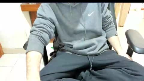 microfama00 online show from March 22, 11:35 am