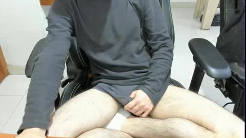 microfama00 online show from May 1, 10:47 pm