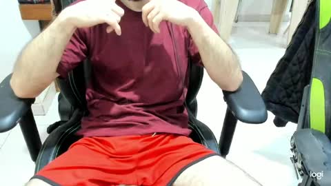 microfama00 online show from June 20, 6:05 am