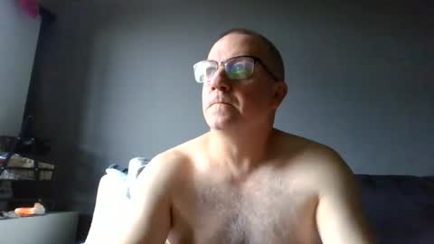 Snapshot of middleton2021 chatting on July 1, 4:29 pm middleton2021 online show from July 1, 4:29 pm