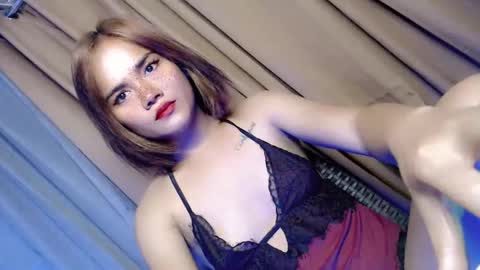 Snapshot of midnight_cravings143 chatting on January 16, 1:42 am terra online show from January 16, 1:42 am