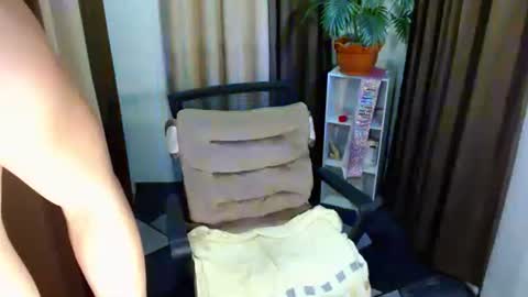 Snapshot of midnight_cum021725 chatting on October 25, 10:59 pm Dave online show from October 25, 10:59 pm