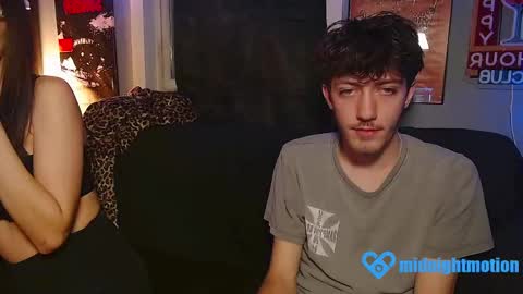 Snapshot of midnight_motion chatting on December 15, 2:38 am midnight_motion online show from December 15, 2:38 am