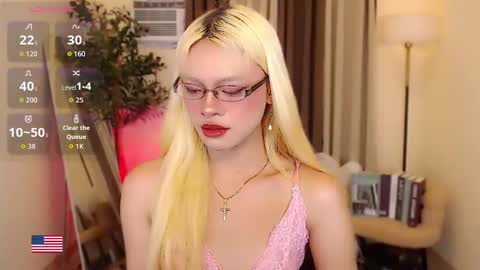 Snapshot of midnight_muse_18 chatting on May 4, 5:53 pm Marie Antoinette online show from May 4, 5:53 pm