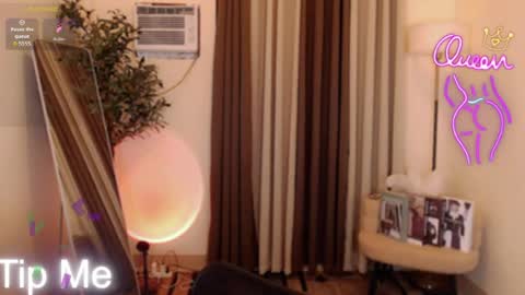 Snapshot of midnight_muse_18 chatting on June 14, 8:49 am Marie Antoinette online show from June 14, 8:49 am