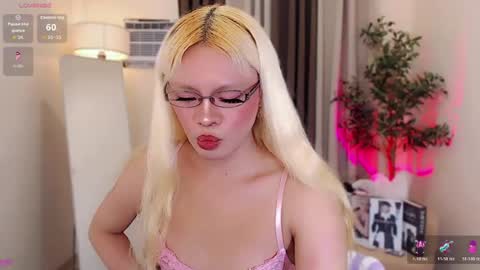 Snapshot of midnight_muse_18 chatting on July 26, 9:00 pm Marie Antoinette online show from July 26, 9:00 pm