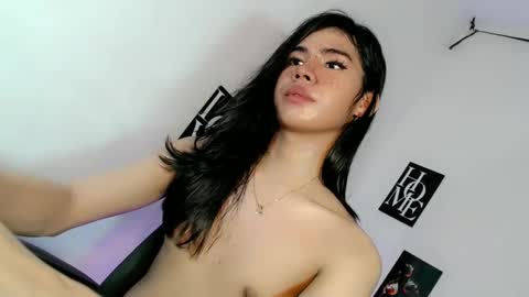 Snapshot of midnight_mystique18 chatting on May 2, 5:51 pm midnight_mystique18 online show from May 2, 5:51 pm