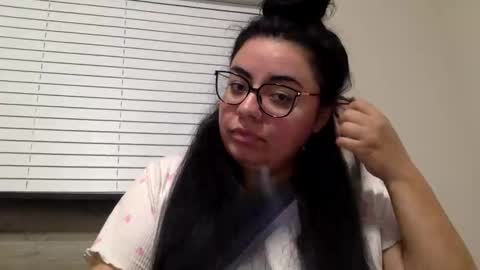 midnightbruja111 online show from October 19, 3:18 am