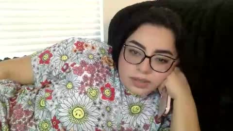 midnightbruja111 online show from December 4, 8:17 pm