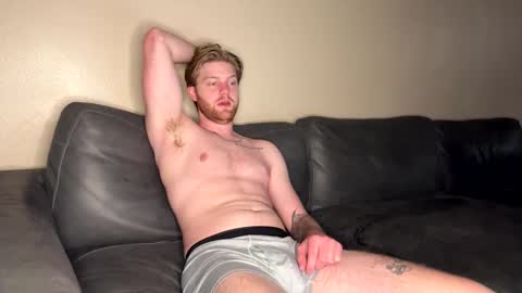 Snapshot of midnightcouple00 chatting on December 1, 4:17 am SexyLatinaCouple online show from December 1, 4:17 am