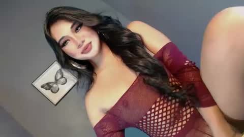 Call me Yhana online show from July 8, 1:04 pm