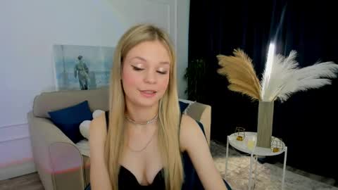 midnighteaura online show from June 4, 11:27 am