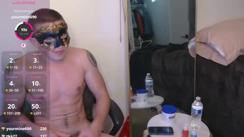 Snapshot of midnightmasc chatting on May 5, 12:18 am midnightmasc online show from May 5, 12:18 am