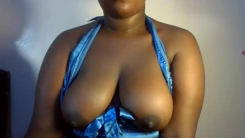 Snapshot of midnightt_curves chatting on June 7, 4:22 pm midnightt_curves online show from June 7, 4:22 pm