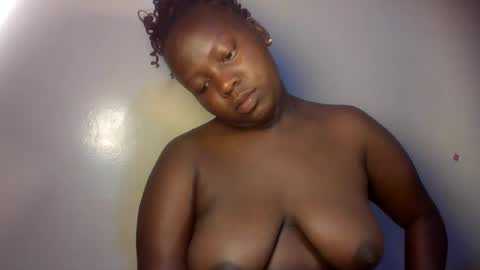 midnightt_curves online show from July 25, 6:44 am