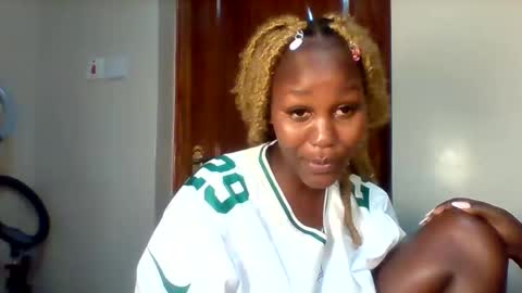Snapshot of midnightt_tease chatting on September 14, 2:27 pm midnightt_tease online show from September 14, 2:27 pm