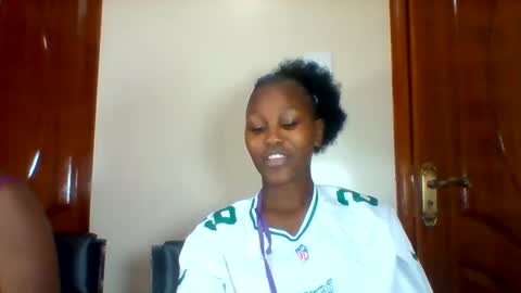 Snapshot of midnightt_tease chatting on September 19, 7:14 pm midnightt_tease online show from September 19, 7:14 pm