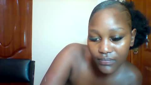 Snapshot of midnightt_tease chatting on September 23, 7:33 am midnightt_tease online show from September 23, 7:33 am