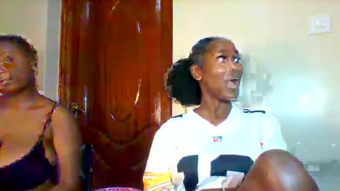 Snapshot of midnightt_tease chatting on September 27, 7:41 pm midnightt_tease online show from September 27, 7:41 pm