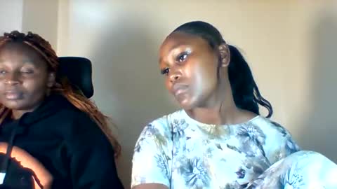 Snapshot of midnightt_tease chatting on October 12, 7:13 pm midnightt_tease online show from October 12, 7:13 pm