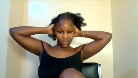 Snapshot of midnightt_tease chatting on October 19, 8:26 am midnightt_tease online show from October 19, 8:26 am