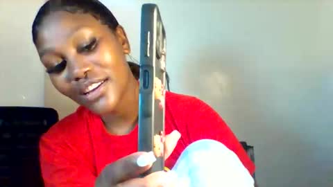 Snapshot of midnightt_tease chatting on November 2, 8:17 am midnightt_tease online show from November 2, 8:17 am