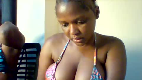 Snapshot of midnightt_tease chatting on November 3, 3:24 pm midnightt_tease online show from November 3, 3:24 pm