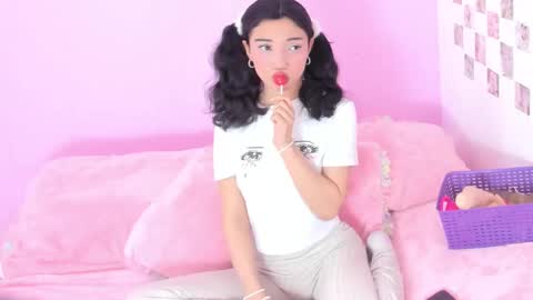 Sara online show from February 9, 9:06 pm