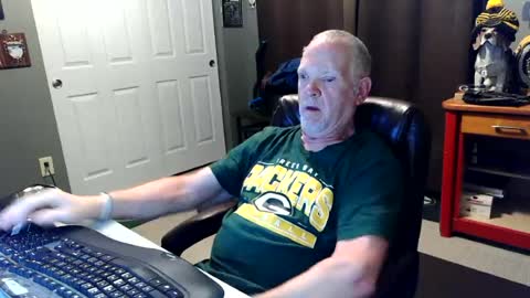 midwestdad09 online show from June 14, 7:43 am