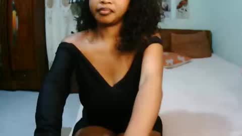 Snapshot of miel_07 chatting on April 9, 7:25 am miel_07 online show from April 9, 7:25 am