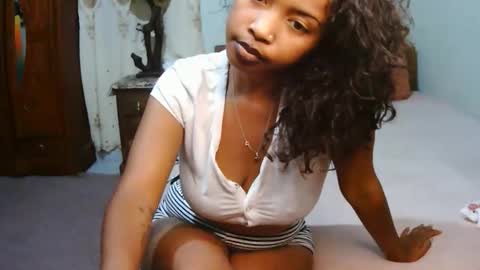 Snapshot of miel_07 chatting on April 20, 12:30 pm miel_07 online show from April 20, 12:30 pm