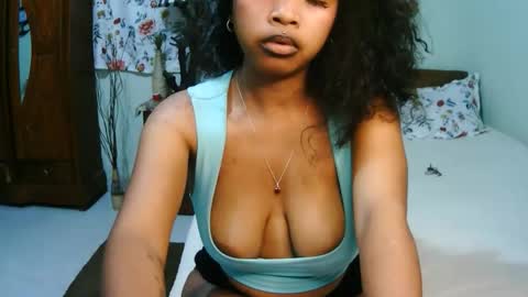 Snapshot of miel_07 chatting on May 16, 6:32 am miel_07 online show from May 16, 6:32 am