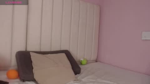 Snapshot of miel_alisha chatting on November 27, 12:51 pm miel online show from November 27, 12:51 pm