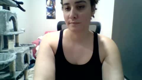 Snapshot of miel_mal chatting on March 17, 9:01 am Miel online show from March 17, 9:01 am